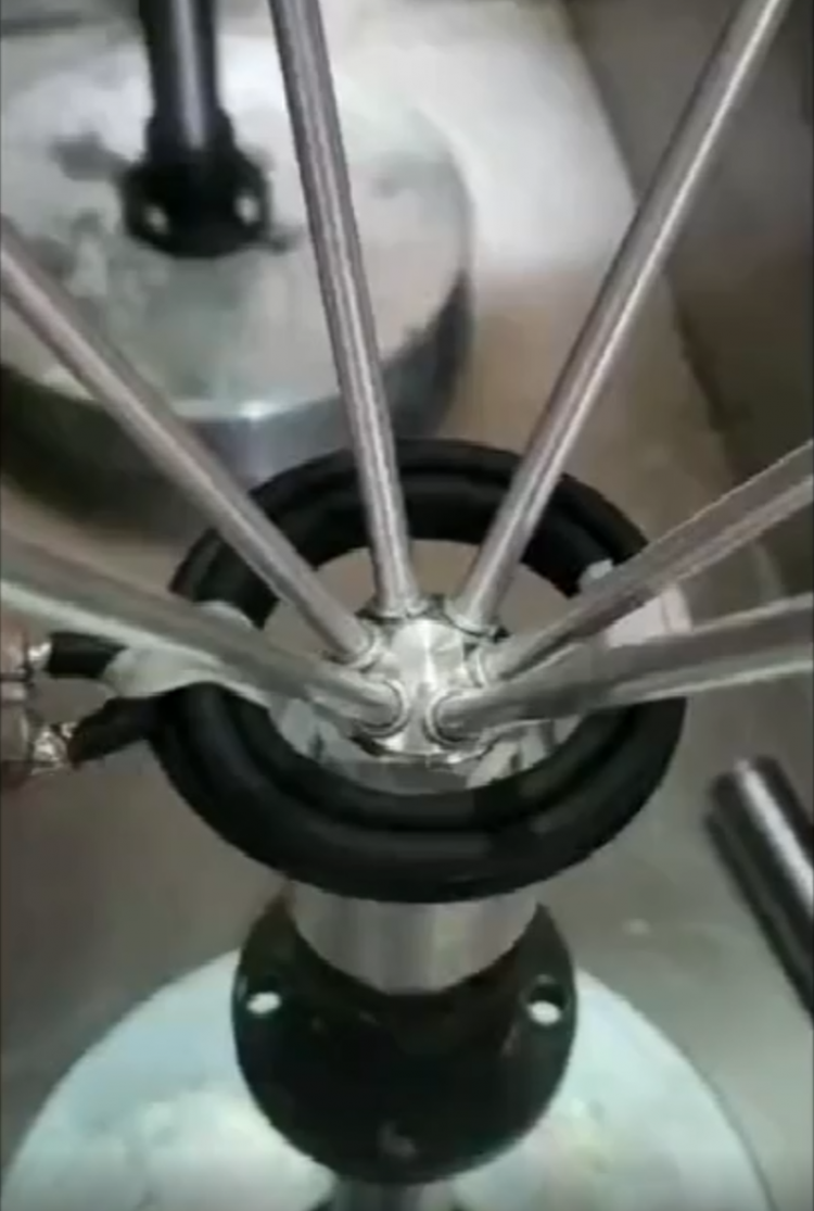 铝分流头高频钎焊技术的应用与发展-铝分流头高频焊接视频