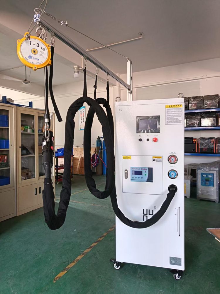 商超展示柜双压缩机焊接新标杆：豪宇手持式高频焊接设备，高效赋能精密制造